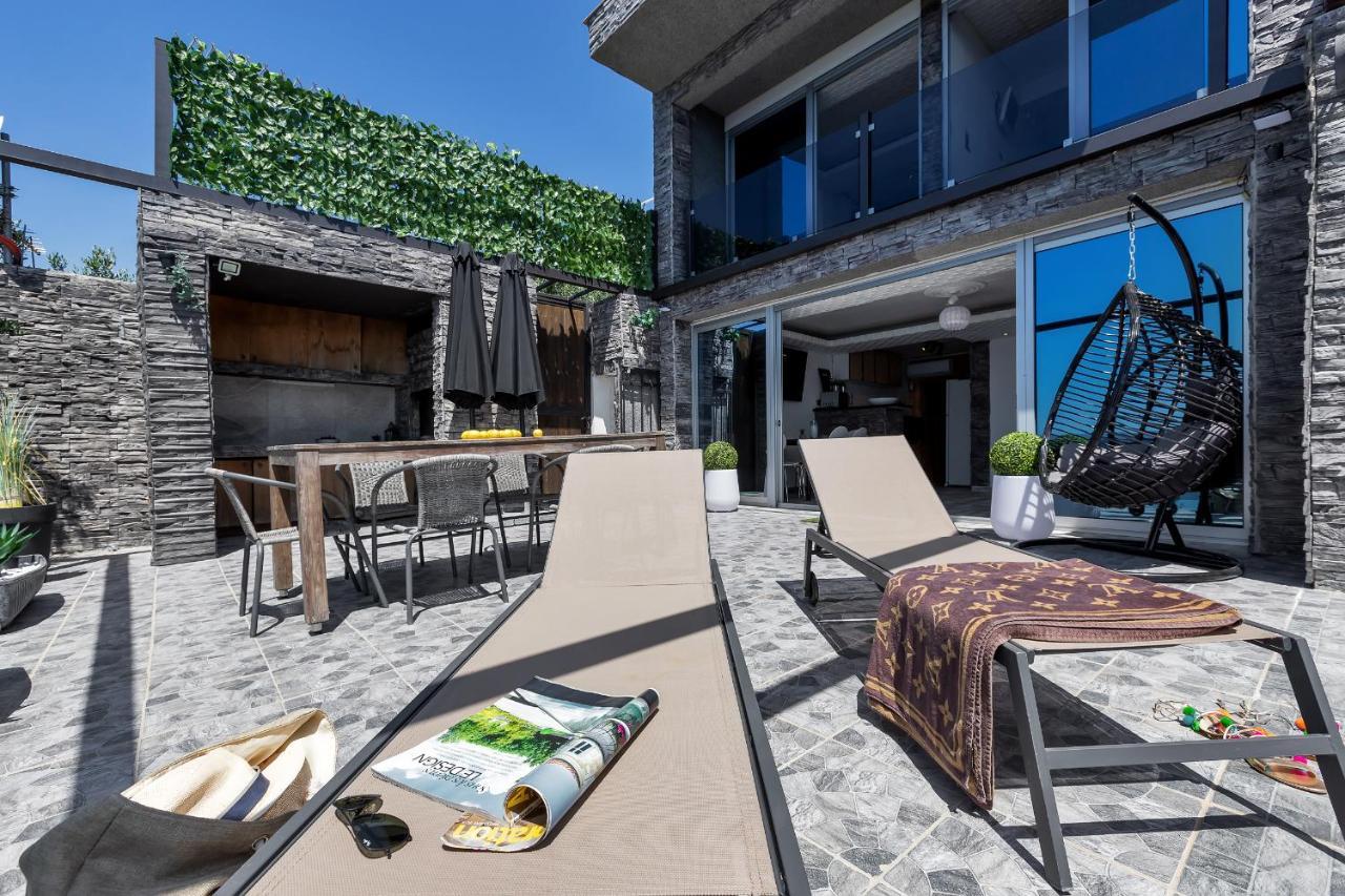 Villa Iva 피사크 외부 사진